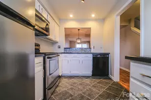 6124 Heath Ridge Ct, Charlotte, NC 28210 - Photo 3
