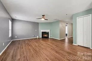 9423 Swallowtail Ln, Charlotte, NC 28269 - Photo 3