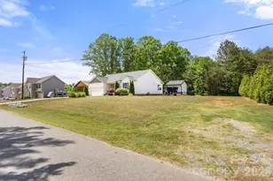 7172 Rolling Hills Dr, Sherrills Ford, NC 28673 - Photo 7