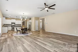 9013 Gailes Dr, Charlotte, NC 28278 - Photo 17
