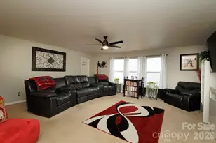 6135 Blue Ash Ln, Charlotte, NC 28215 - Photo 17