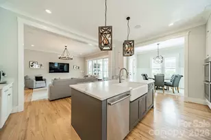 408 Melbourne Ct, Charlotte, NC 28209 - Photo 9