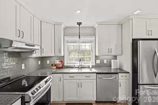 7037 Crossridge Rd, Charlotte, NC 28214 - Photo 11