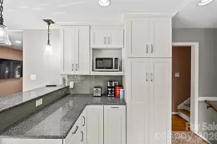 7037 Crossridge Rd, Charlotte, NC 28214 - Photo 15