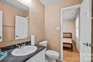 7037 Crossridge Rd, Charlotte, NC 28214 - Photo 27