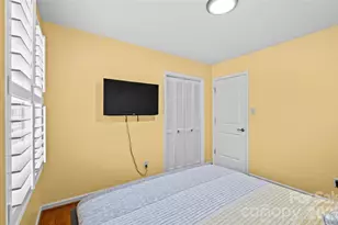 7037 Crossridge Rd, Charlotte, NC 28214 - Photo 17