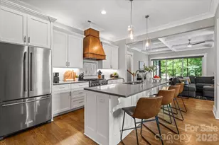 14125 Shelburne Vlg Dr, Charlotte, NC 28278 - Photo 5