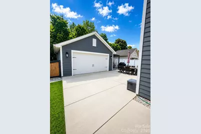 8753 Aspinwall Drive, Charlotte, NC 28216 - Photo 37