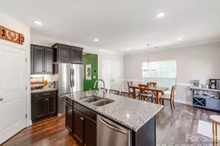 8753 Aspinwall Dr, Charlotte, NC 28216 - Photo 17