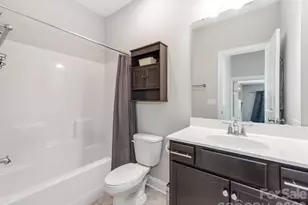 8753 Aspinwall Dr, Charlotte, NC 28216 - Photo 29