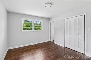 5320 Dolphin Ln, Charlotte, NC 28215 - Photo 25
