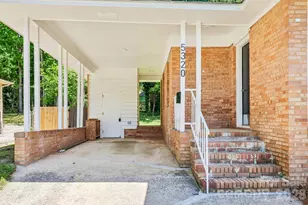 5320 Dolphin Ln, Charlotte, NC 28215 - Photo 3