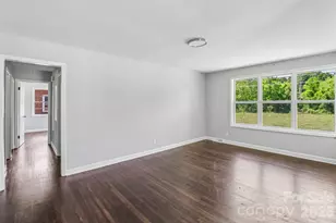 5320 Dolphin Ln, Charlotte, NC 28215 - Photo 7