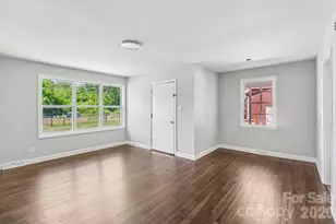 5320 Dolphin Ln, Charlotte, NC 28215 - Photo 5