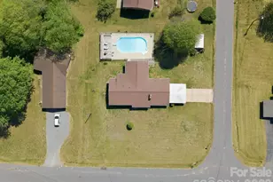 1480 21st St NE, Hickory, NC 28601 - Photo 3