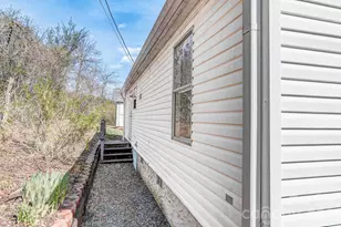 10 Lands End Dr, Candler, NC 28715 - Photo 23