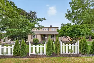 2501 Runnymede Ln, Charlotte, NC 28209 - Photo 3
