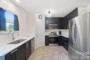 117 Langhorne Dr, Mount Holly, NC 28120 - Photo 5