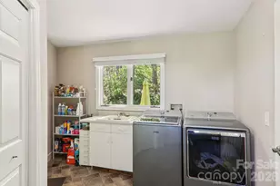 817 Greenwood Dr, Hendersonville, NC 28791 - Photo 27