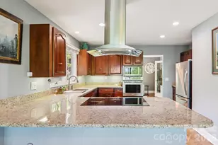 817 Greenwood Dr, Hendersonville, NC 28791 - Photo 15