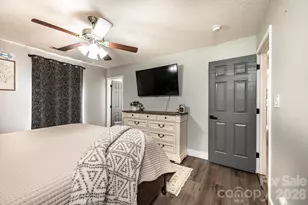 1896 Bakers Glade Ln, Hickory, NC 28602 - Photo 17