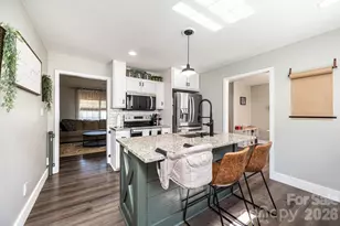 1896 Bakers Glade Ln, Hickory, NC 28602 - Photo 9