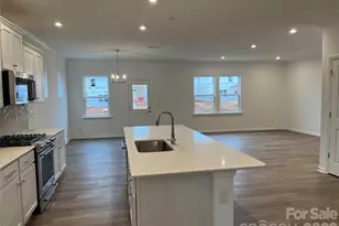 12109 Bradshaw Ct, Charlotte, NC 28278 - Photo 3