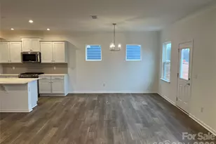 12109 Bradshaw Ct, Charlotte, NC 28278 - Photo 5
