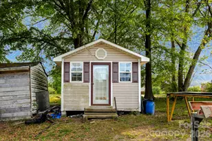 416 E Washington Ave, Bessemer City, NC 28016 - Photo 15