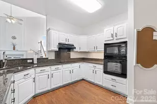 8908 Leinster Dr, Charlotte, NC 28277 - Photo 15