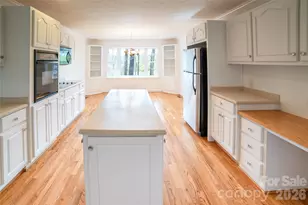 1421 Windsor St NE, Lenoir, NC 28645 - Photo 9