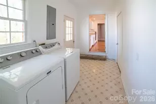 1421 Windsor St NE, Lenoir, NC 28645 - Photo 19