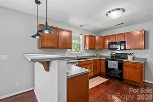 27 Sunview Cir, Arden, NC 28704 - Photo 9