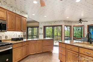 37 Hamilton Dr, Hendersonville, NC 28739 - Photo 17