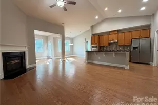 10313 Woodview Cir, Charlotte, NC 28277 - Photo 7