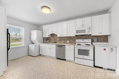 5711 Oak Drive, Charlotte, NC 28216 - Photo 9