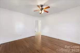 5711 Oak Dr, Charlotte, NC 28216 - Photo 7