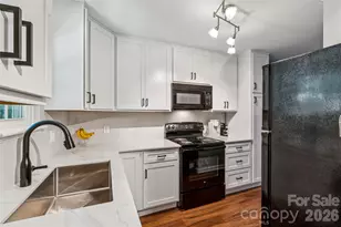 3252 Heathstead Place, Charlotte, NC 28210 - Photo 5