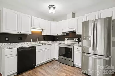 8100 Barncliff Road, Charlotte, NC 28227 - Photo 13