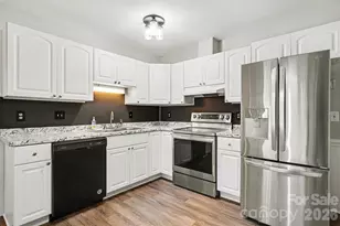 8100 Barncliff Rd, Charlotte, NC 28227 - Photo 13