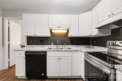 8100 Barncliff Road, Charlotte, NC 28227 - Photo 15