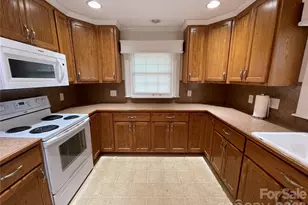 507 Meadowrock Dr, Albemarle, NC 28001 - Photo 5