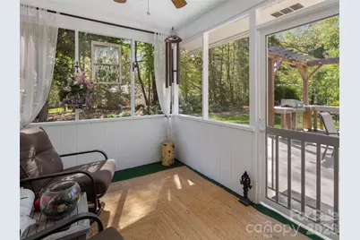 304 Wood Dale Drive, Hendersonville, NC 28791 - Photo 27