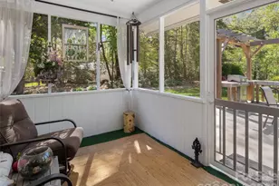 304 Wood Dale Dr, Hendersonville, NC 28791 - Photo 27