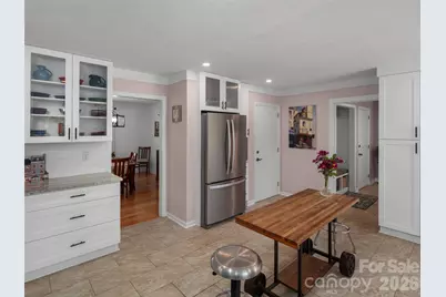 304 Wood Dale Drive, Hendersonville, NC 28791 - Photo 15