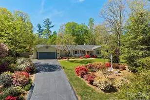 304 Wood Dale Dr, Hendersonville, NC 28791 - Photo 5