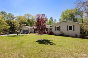 304 Wood Dale Dr, Hendersonville, NC 28791 - Photo 3