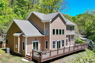 1033 Presidential Dr, Waynesville, NC 28786 - Photo 1