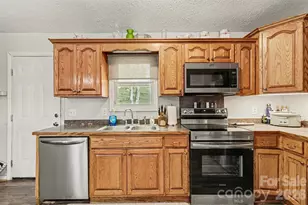 114 State St, Lincolnton, NC 28092 - Photo 11