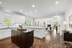 2562 Roseview Ln, Charlotte, NC 28205 - Photo 3